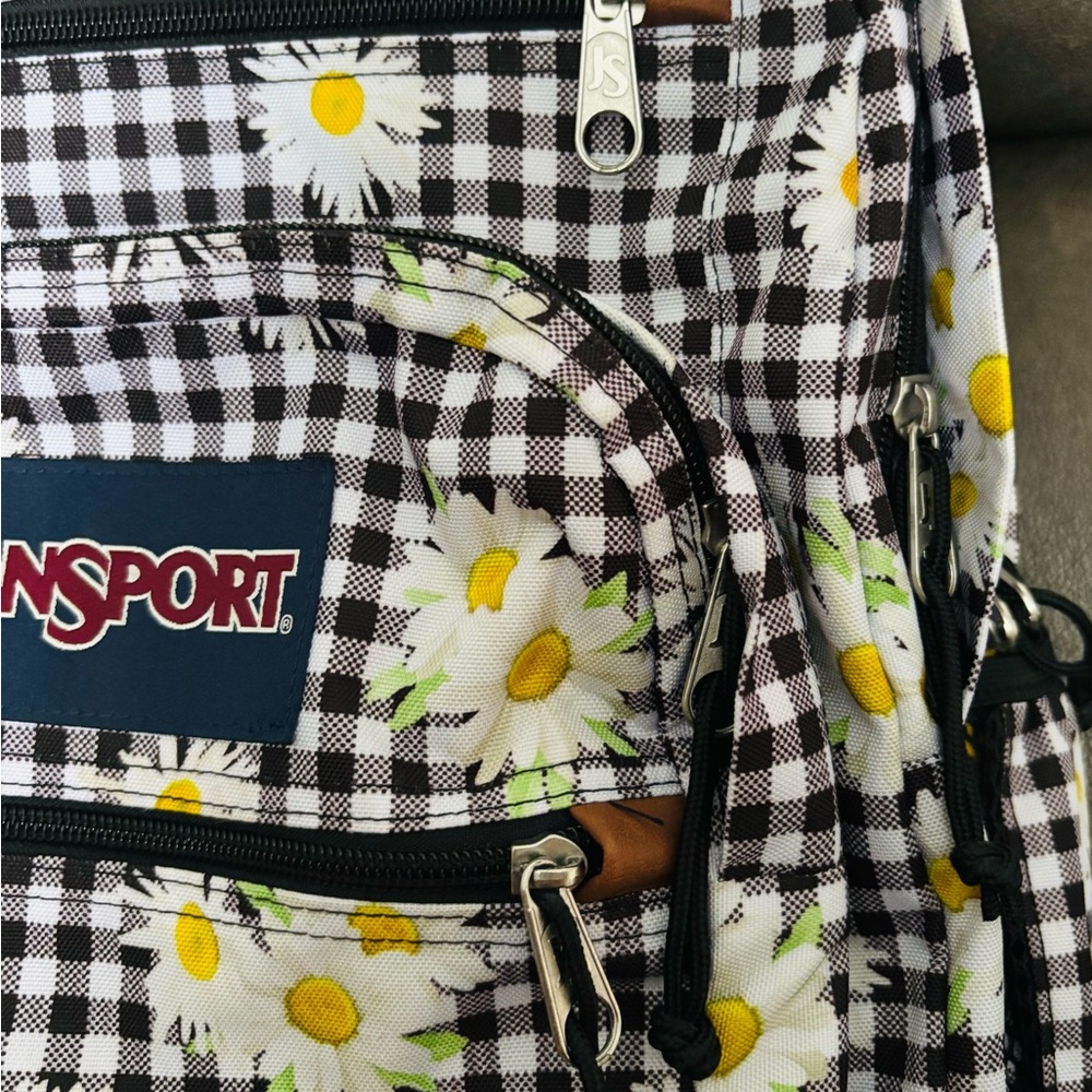Jansport 17.5 Backpack “Daisy Mae” - Picture 5 of 13